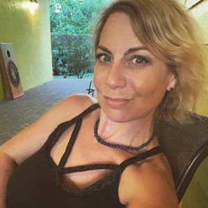 Meet your Posher, Cara